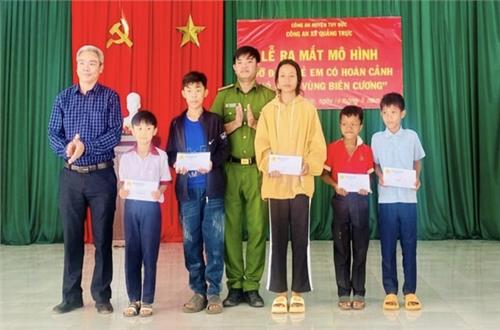 Đắk Nông: Công an xã Quảng Trực ra mắt mô hình “Đỡ đầu trẻ em có hoàn cảnh khó khăn vùng biên”