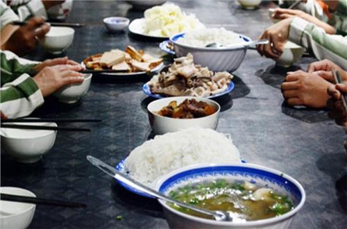 Vở bi hài kịch của những kẻ ngụy biện đấu tranh cho “dân chủ”, “nhân quyền”