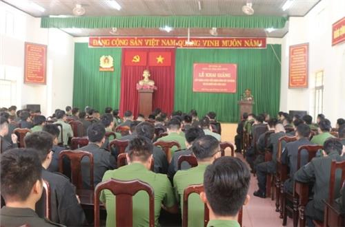 Công an Đắk Nông khai giảng lớp huấn luyện Tiểu đoàn Cảnh sát cơ động dự bị chiến đấu năm 2024