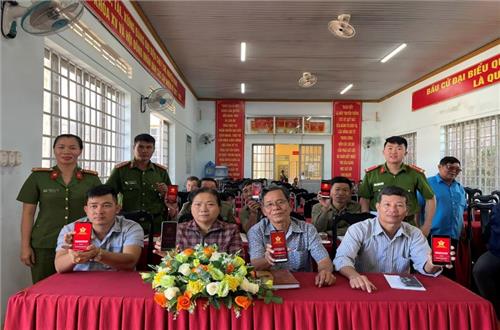 Công an huyện Đắk R'lấp tăng cường cấp căn cước công dân trong dịp Tết Nguyên đán Quý Mão