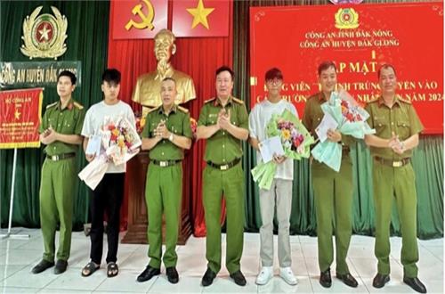 Công an huyện Đắk Glong gặp mặt, động viên các thí sinh trúng tuyển vào trường Công an nhân dân năm 2024