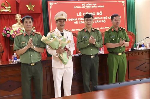 Công bố quyết định bổ nhiệm lại Phó Giám đốc Công an tỉnh Đắk Nông
