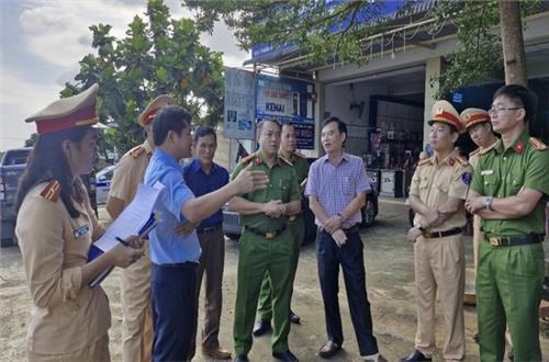 Đoàn công tác liên ngành tổ chức khảo sát xử lý “điểm đen” tai nạn giao thông tại chợ 312 thuộc tỉnh Đắk Nông