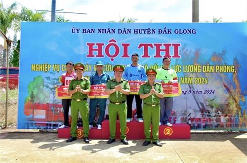 Đắk Glong tổ chức thành công Hội thi nghiệp vụ chữa cháy và CNCH cấp huyện năm 2024