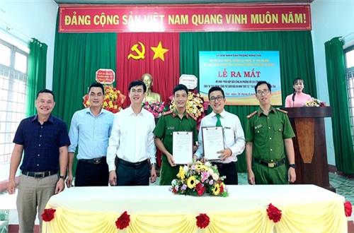 Phường Nghĩa Tân ra mắt mô hình “Phối hợp giữa Công an phường với các công dân chạy xe Taxi trong công tác đảm bảo an ninh, trật tự”.