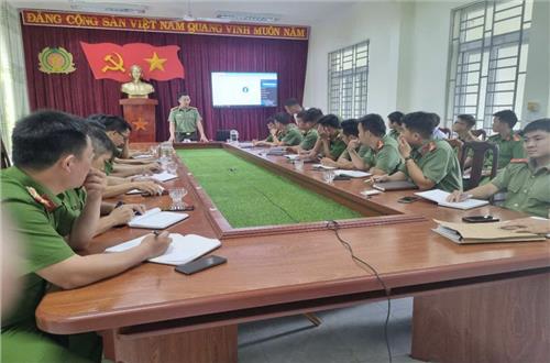 Phòng an ninh mạng và phòng, chống tội phạm sử dụng công nghệ cao, Công an tỉnh Đắk Nông hướng dẫn Công an cấp xã nhận diện thông tin xấu độc, tin sai sự thật trên không gian mạng
