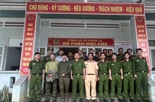 Công an xã Nhân Cơ: Tổ chức Hội nghị Tổng kết công tác Công an, công tác xây dựng Đảng năm 2022; Ra mắt “Bộ phận Một cửa Công an xã”.