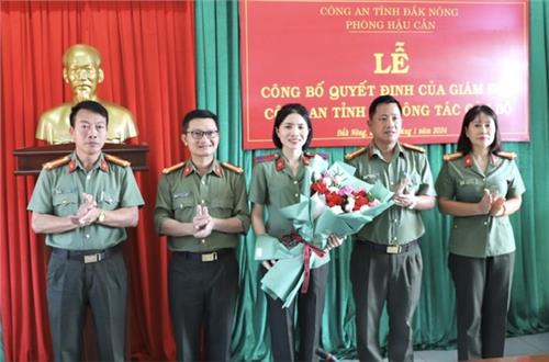 Công an Đắk Nông trao quyết định tuyển dụng cán bộ đối với em ruột Liệt sĩ Vũ Văn Nam