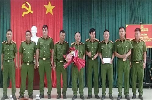 Đắk Nông: Khen thưởng Công an xã Đắk Ru triệt phá vụ ma túy