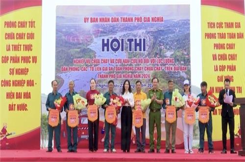 Đắk Nông: Sôi nổi Hội thi nghiệp vụ chữa cháy và CNCH ở thành phố Gia Nghĩa