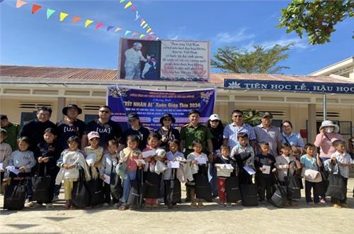 Phòng Cảnh sát PCCC và CNCH, Công an tỉnh Đắk Nông tổ chức chương trình “Tết nhân ái” Xuân Giáp Thìn 2024