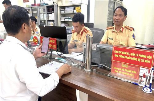 Tiếp nhận cấp, cấp đổi Giấy phép lái xe tại Công an cấp xã trên địa bàn tỉnh Đắk Nông diễn ra thông suốt và thuận lợi