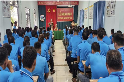 Phòng CSGT Công an tỉnh tổ chức kỳ sát hạch lái xe tại huyện Đắk R’lấp