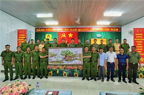 ĐẮK GLONG: TĂNG CƯỜNG PHỐI HỢP ĐẢM BẢO AN NINH TRẬT TỰ TẠI ĐỊA BÀN GIÁP RANH