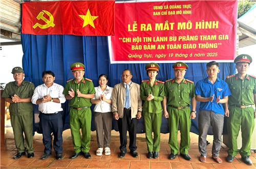 Công an xã Quảng Trực ra mắt mô hình  “Chi hội Tin lành Bu Prâng tham gia bảo đảm an toàn giao thông”