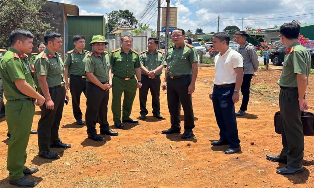 Cao điểm thi đua hoàn thành xây dựng nhà ở tặng hộ nghèo, hộ cận nghèo trên địa bàn Đắk Nông