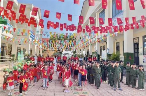 Đồng bào Tây Nguyên hướng về ngày hội thống nhất non sông