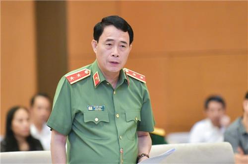 Tăng cường công tác quản lý, sử dụng vũ khí, vật liệu nổ và công cụ hỗ trợ