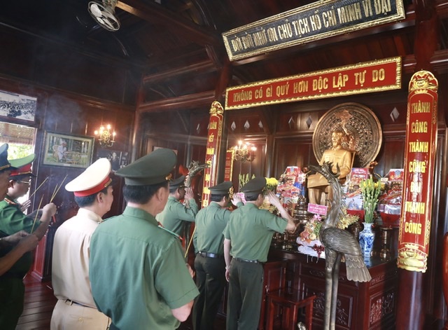 Công an Đắk Nông tổ chức các hoạt động chào mừng kỷ niệm 133 năm ngày sinh Chủ tịch Hồ Chí Minh